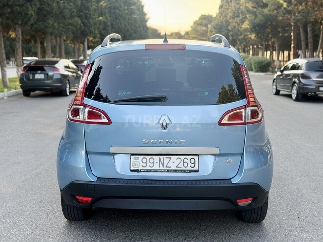 Renault Grand Scenic-9