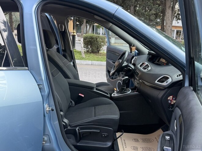 Renault Grand Scenic-14