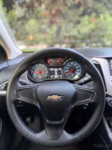 Chevrolet Cruze-11