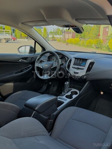Chevrolet Cruze-10