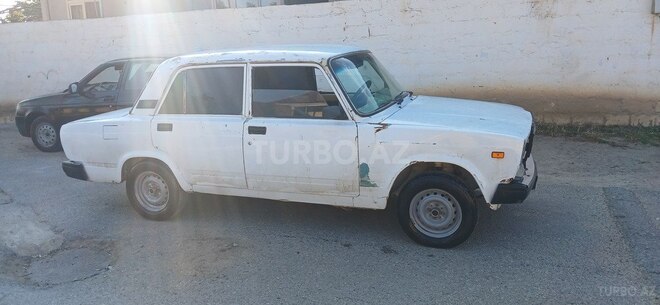 LADA (VAZ) 2107-2