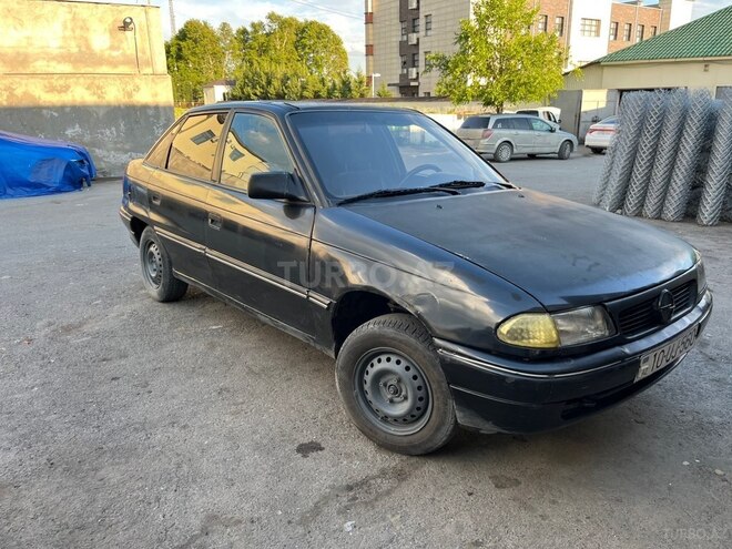 Opel Astra-2