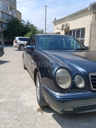 Mercedes E 230-4