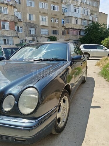 Mercedes E 230-5
