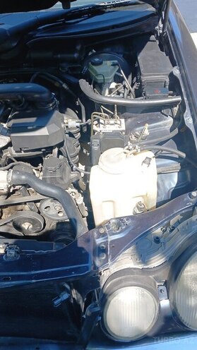 Mercedes E 230-8