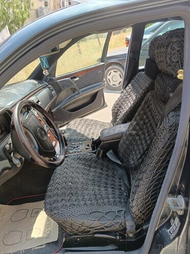 Mercedes E 230-12