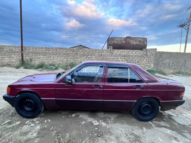 Mercedes 190-2