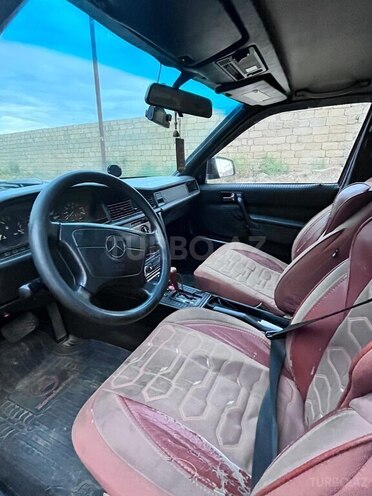 Mercedes 190-8