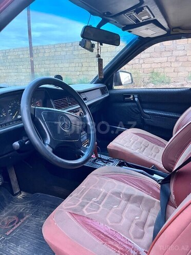Mercedes 190-9