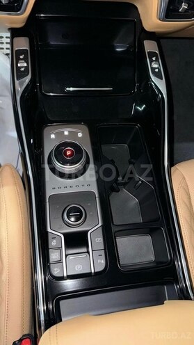Kia Sorento-13