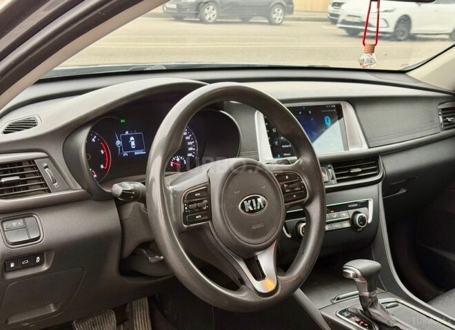 Kia K5-6