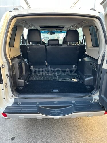 Mitsubishi Pajero-13