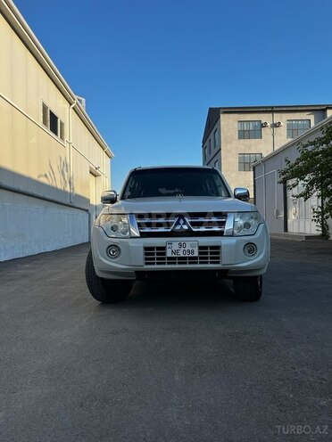Mitsubishi Pajero-1