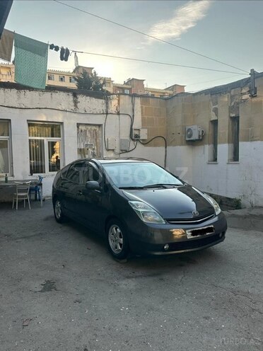 Toyota Prius-2