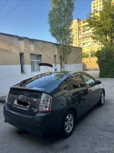 Toyota Prius-3