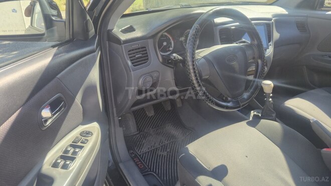 Kia Rio-11