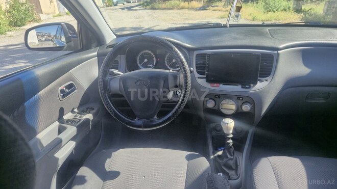 Kia Rio-10