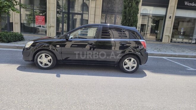 Kia Rio-5