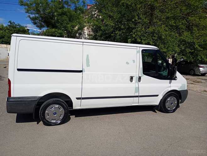 Ford Transit-5