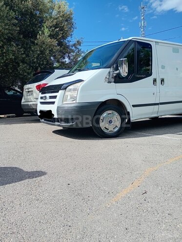 Ford Transit-3
