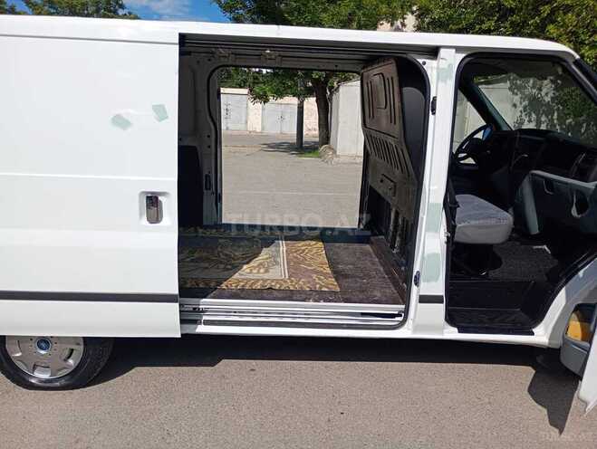 Ford Transit-7