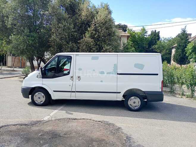 Ford Transit-6