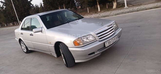 Mercedes C 200-2