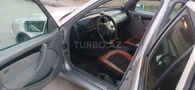 Mercedes C 200-8