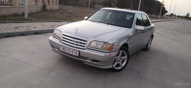 Mercedes C 200-17