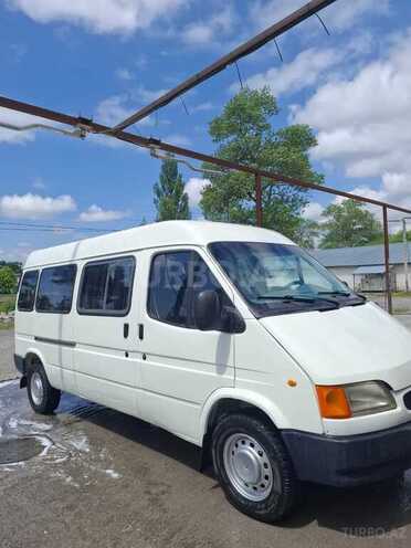 Ford Transit-2