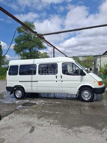 Ford Transit-5