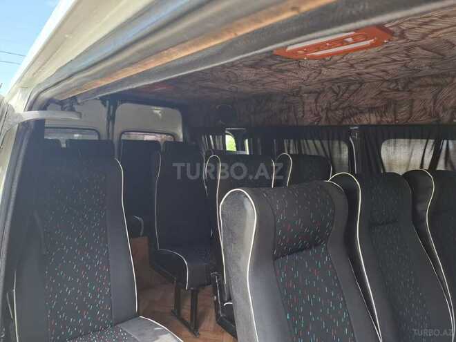 Ford Transit-10