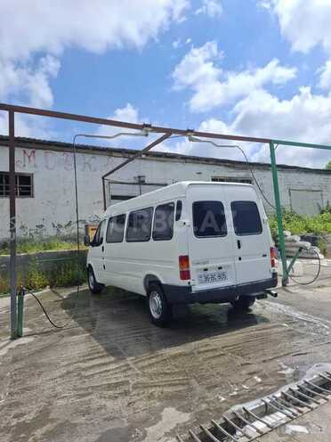 Ford Transit-6