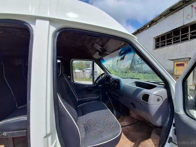 Ford Transit-9