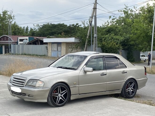 Mercedes C 200-2