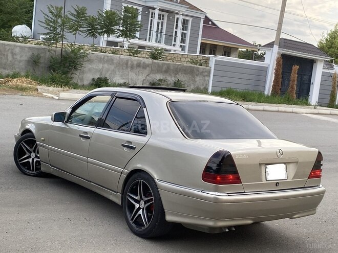 Mercedes C 200-8