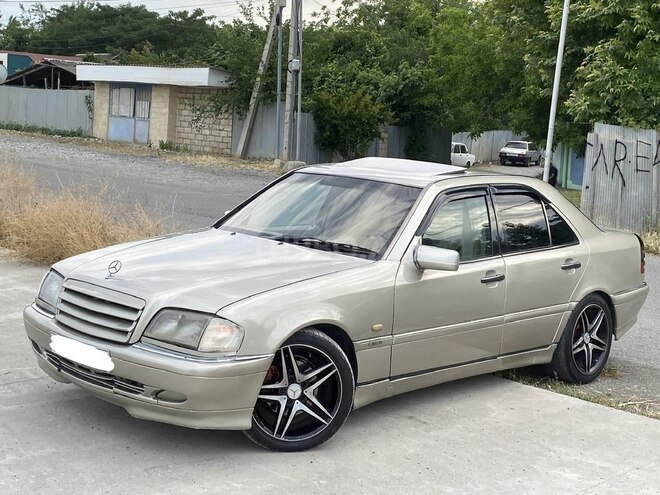 Mercedes C 200-1