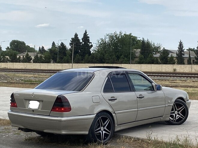 Mercedes C 200-10