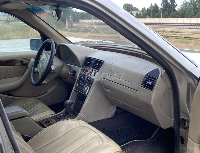 Mercedes C 200-17
