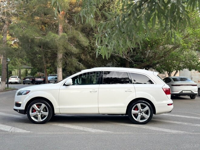 Audi Q7-10