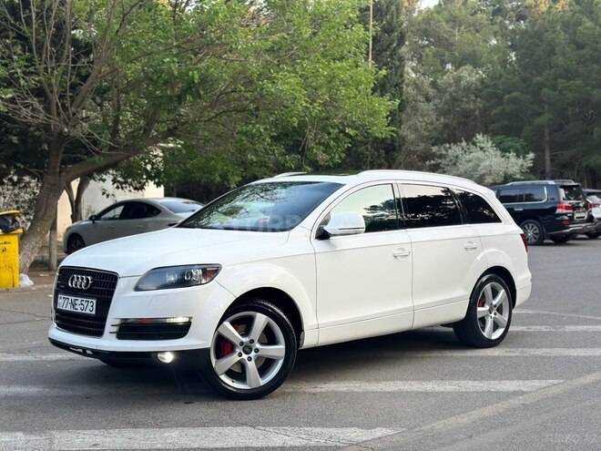 Audi Q7-3