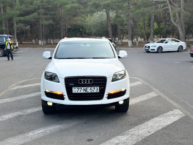 Audi Q7-2