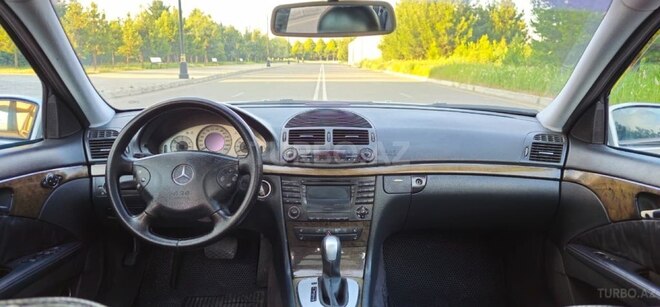 Mercedes E 320-16