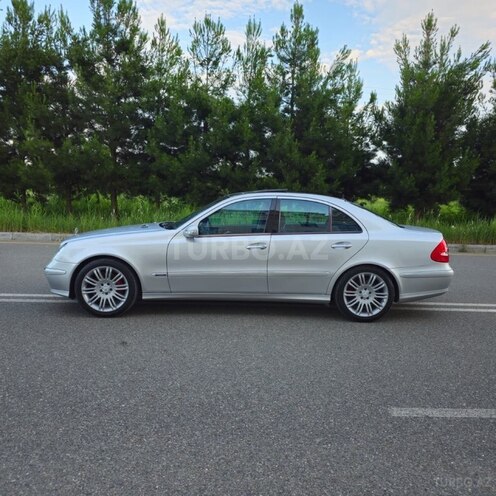 Mercedes E 320-13