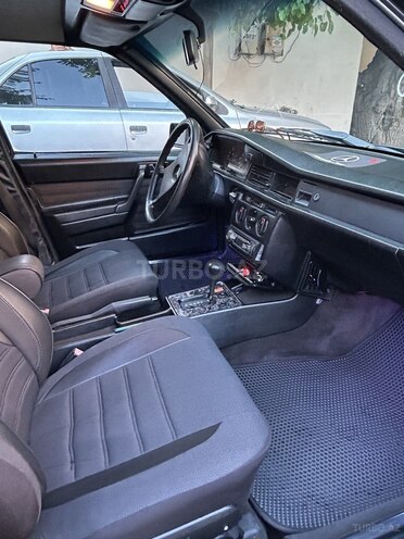 Mercedes 190-11