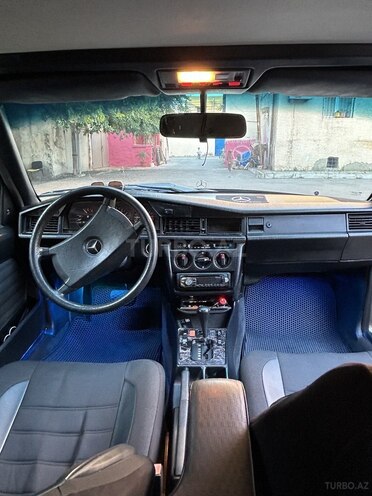 Mercedes 190-9