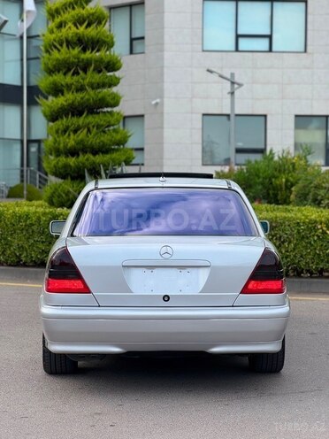 Mercedes C 230-8