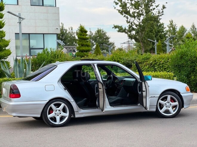 Mercedes C 230-11