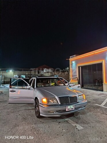 Mercedes C 230-11