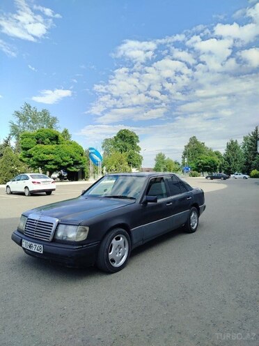 Mercedes 230 E-4